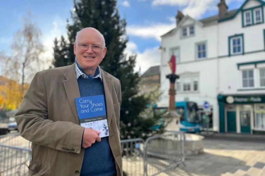 Author donates proceeds of book to children's hospice