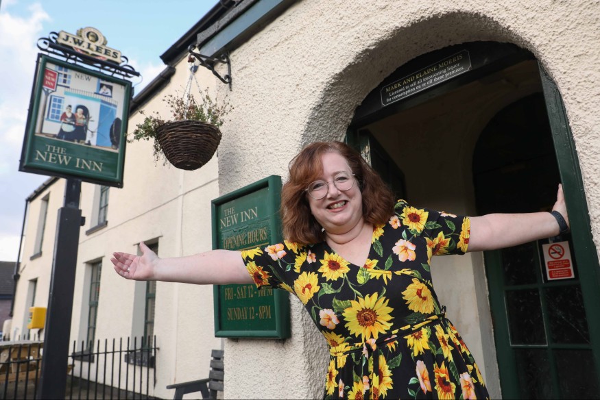 Ex-vicar Manon swaps sermons for stand-up comedy