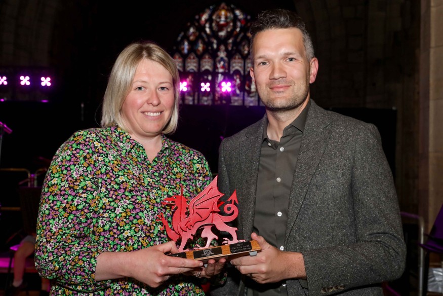 Talented teacher Elin awarded Leah Owen Scholarship