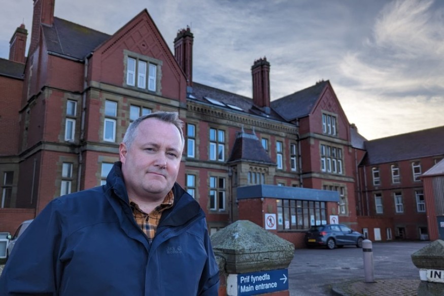 North Wales Hospital Crisis: Millar demands action